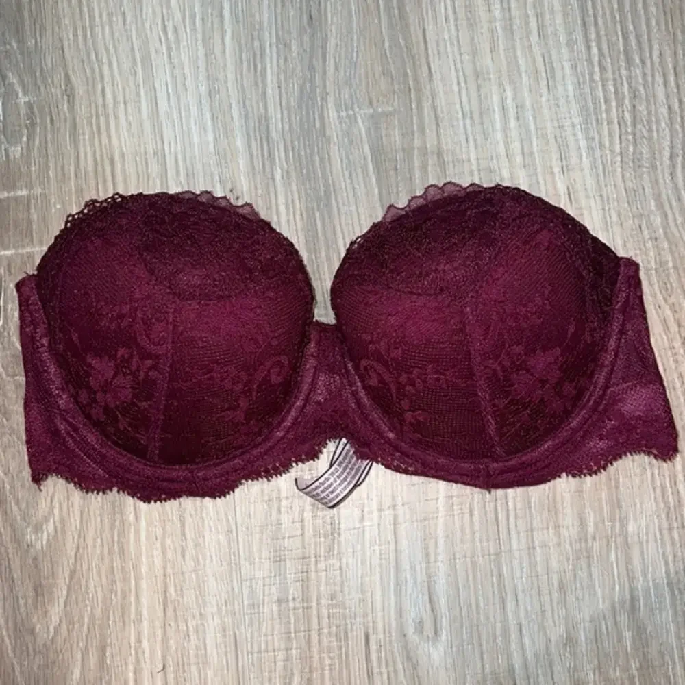 Victoria’s Secret bra lacy‎ strapless push-up bra